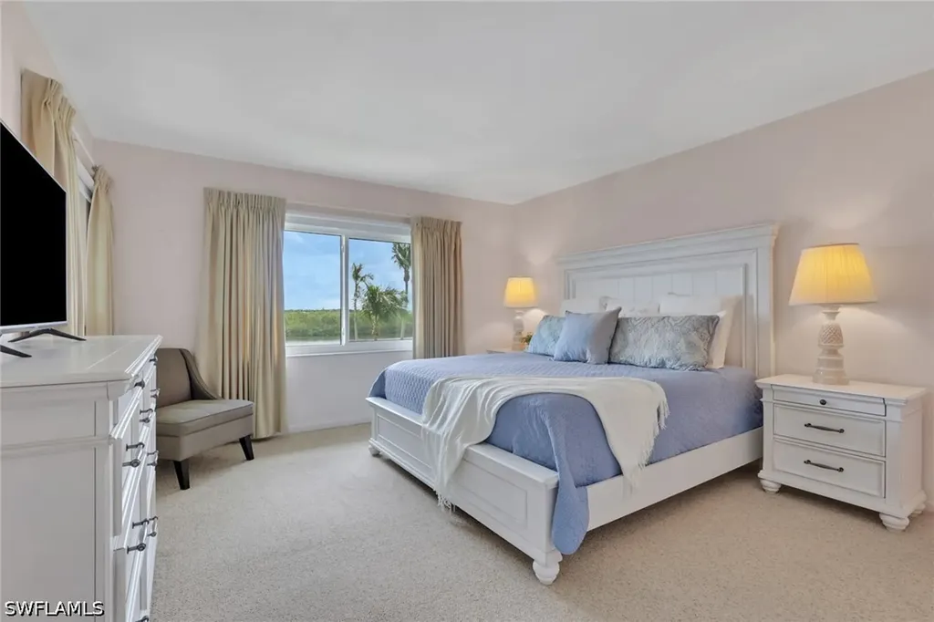307 Goodlette-frank Road S Naples FL 34102