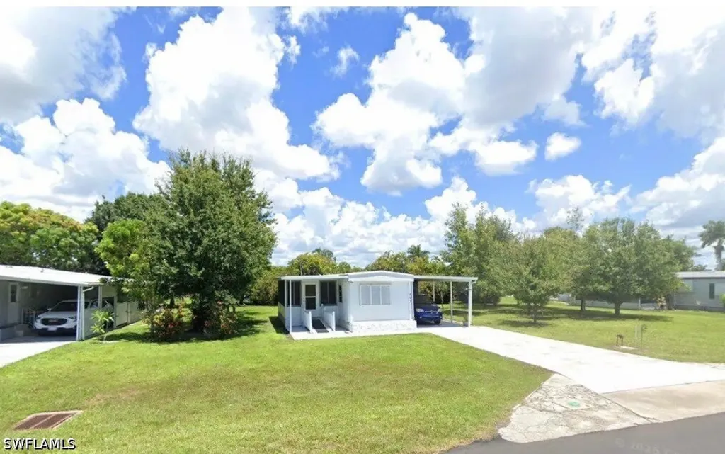 863 Manatee Road Naples FL 34114