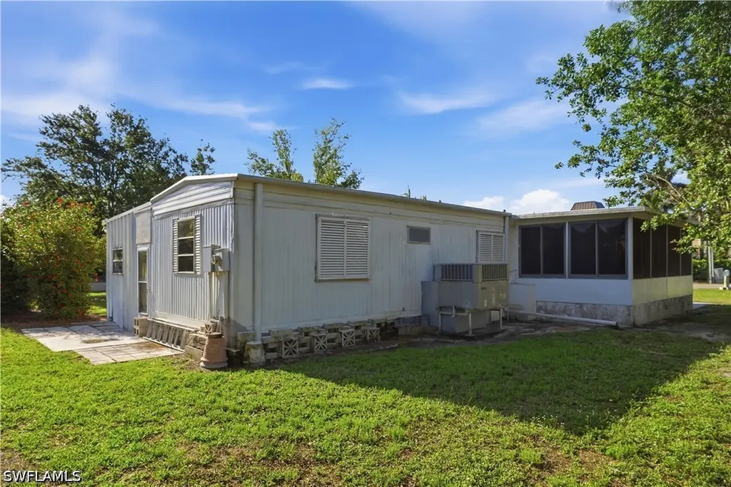 863 Manatee Road Naples FL 34114