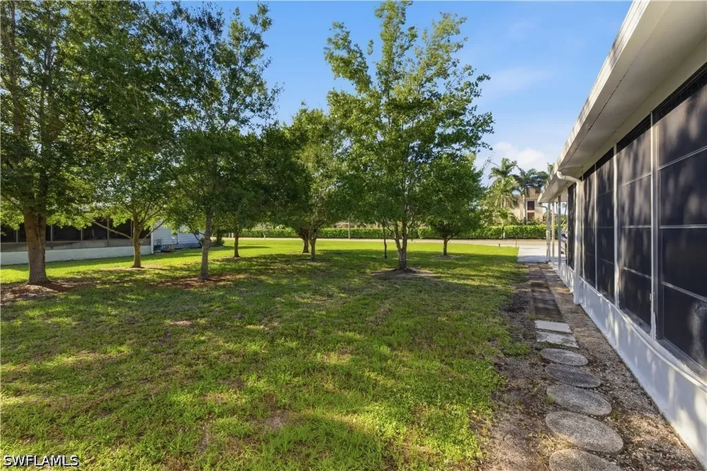 863 Manatee Road Naples FL 34114
