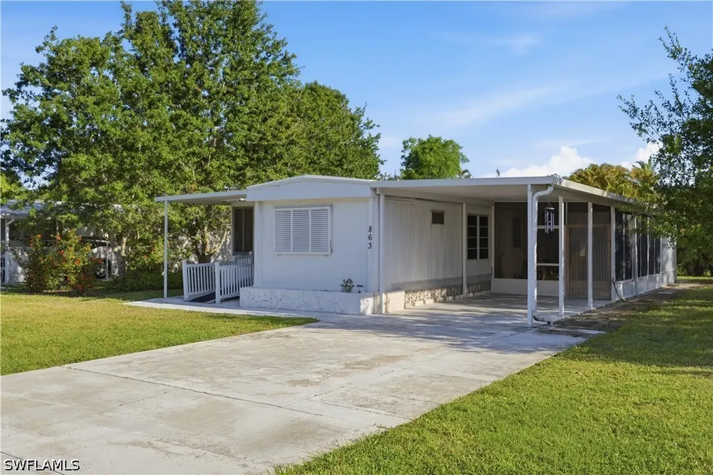 863 Manatee Road Naples FL 34114
