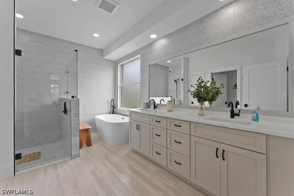 8541 Pepper Tree Way Naples FL 34114