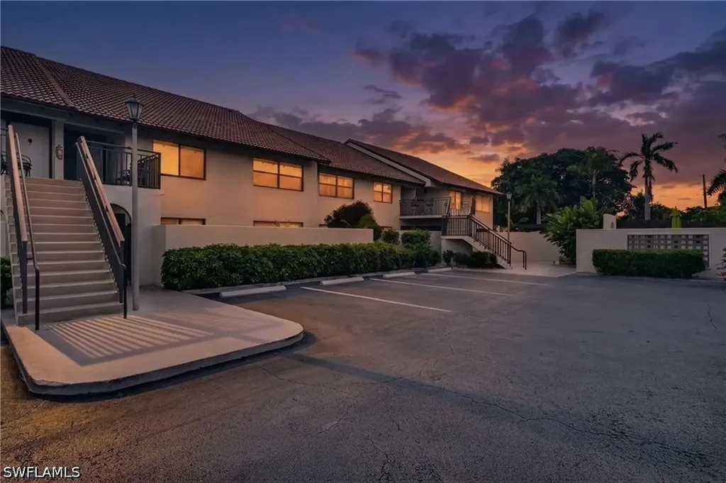 4092 Belair Lane Naples FL 34103