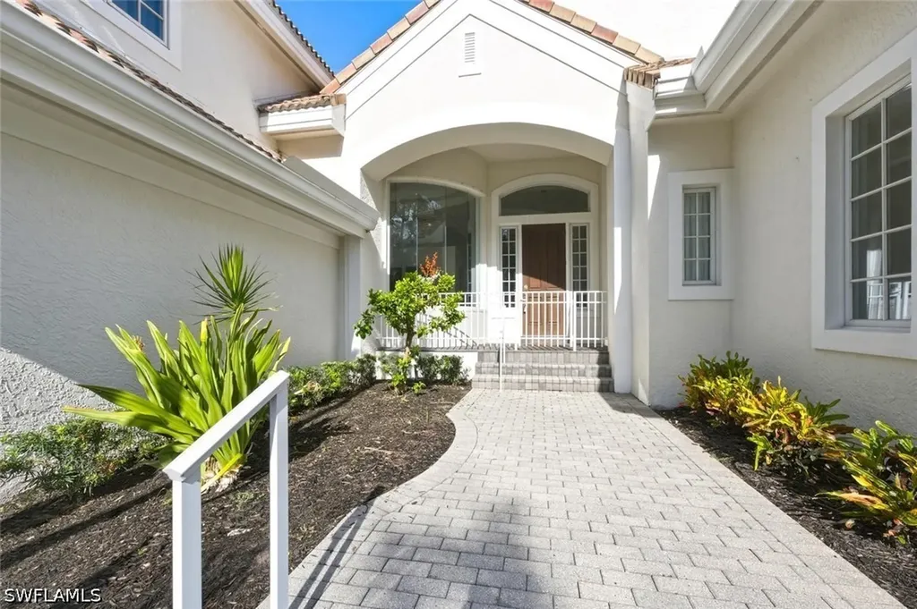 2540 Half Moon Walk Naples FL 34102