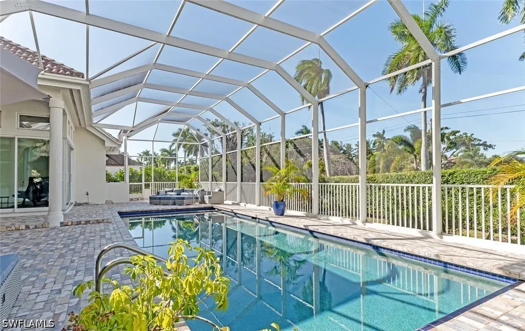 2540 Half Moon Walk Naples FL 34102