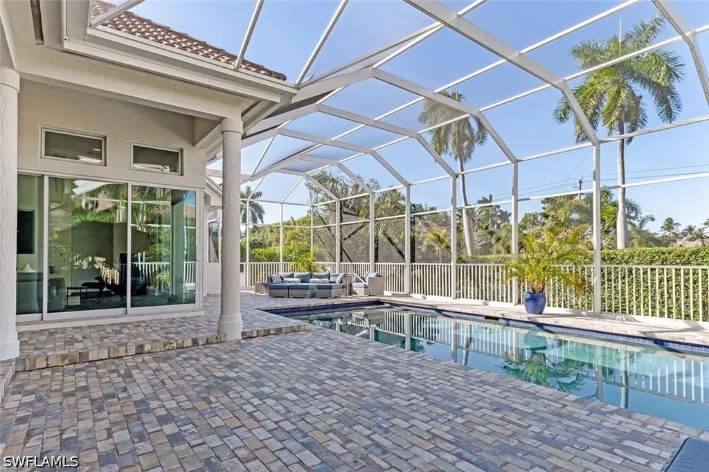 2540 Half Moon Walk Naples FL 34102