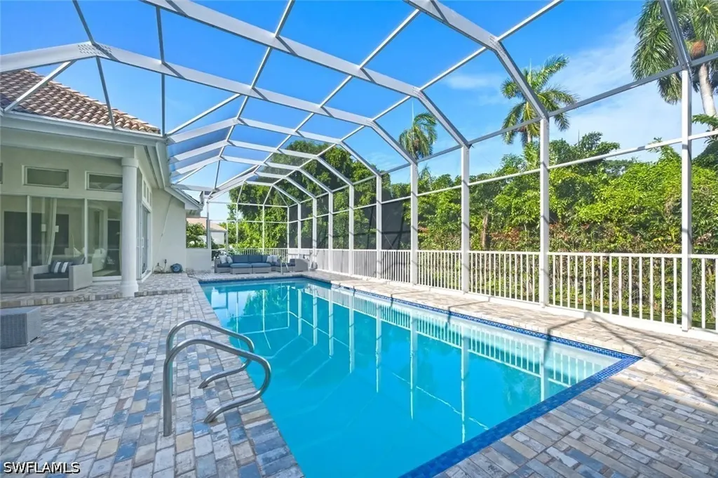 2540 Half Moon Walk Naples FL 34102