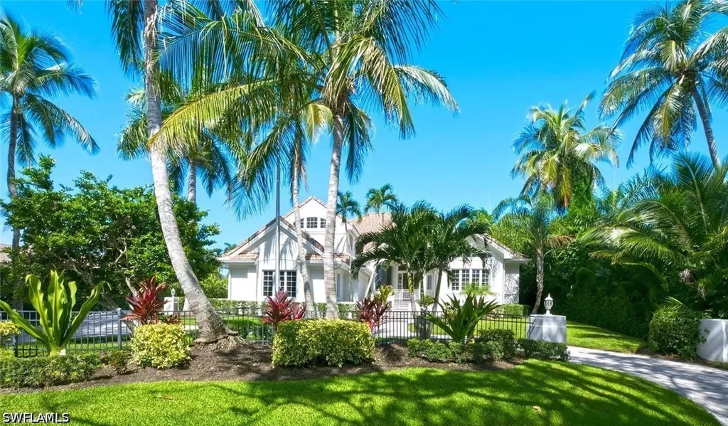 2540 Half Moon Walk Naples FL 34102