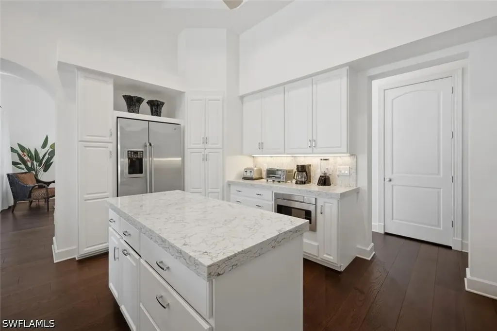 2540 Half Moon Walk Naples FL 34102