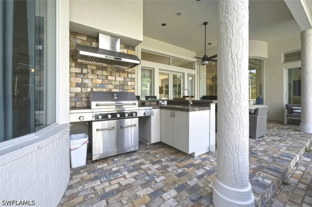 2540 Half Moon Walk Naples FL 34102