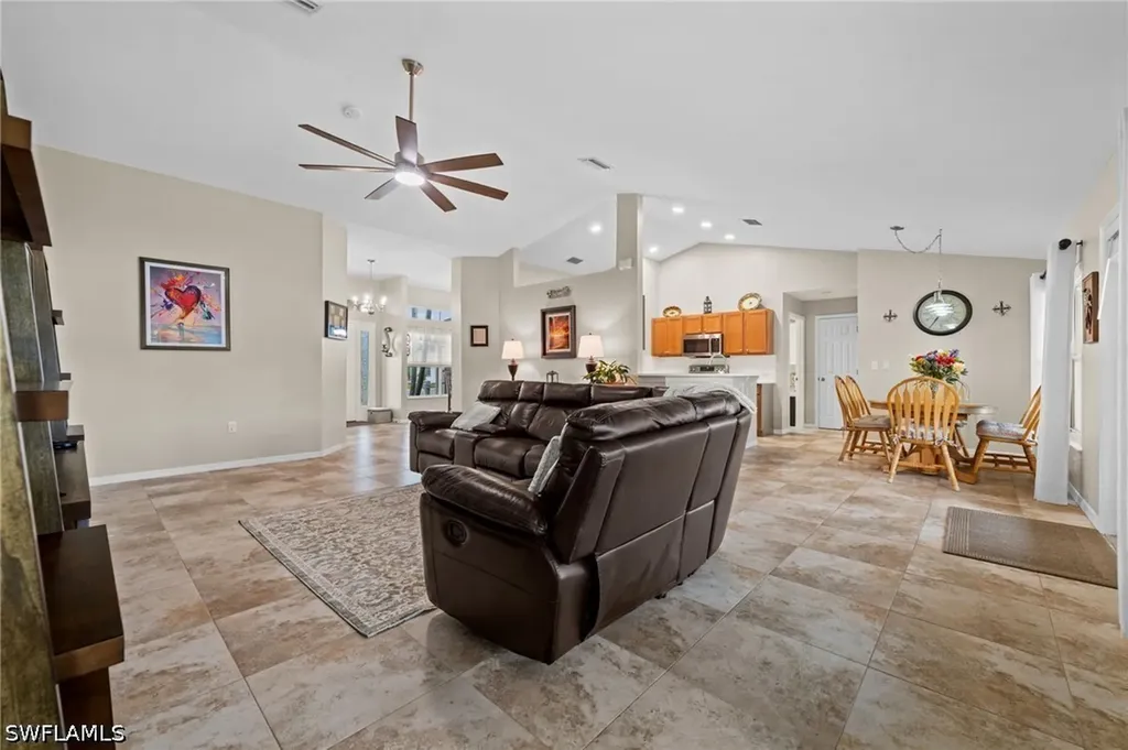 3917 Agualinda Boulevard Cape Coral FL 33914