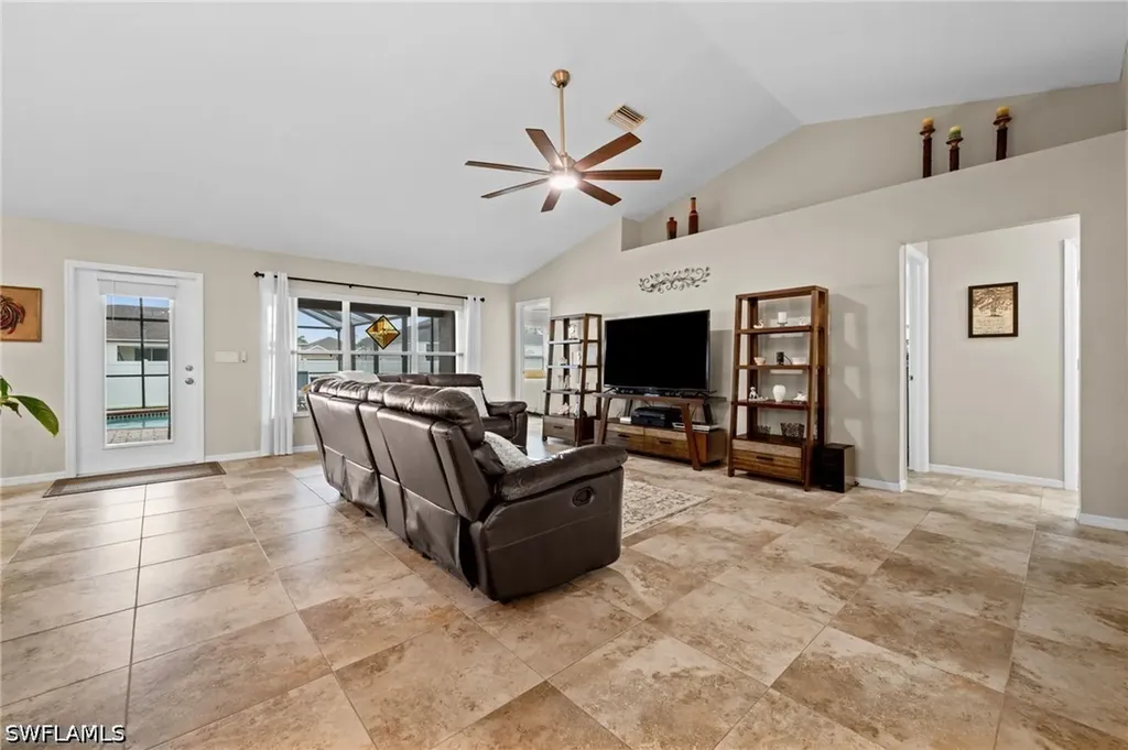 3917 Agualinda Boulevard Cape Coral FL 33914