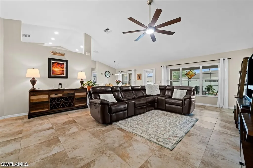 3917 Agualinda Boulevard Cape Coral FL 33914