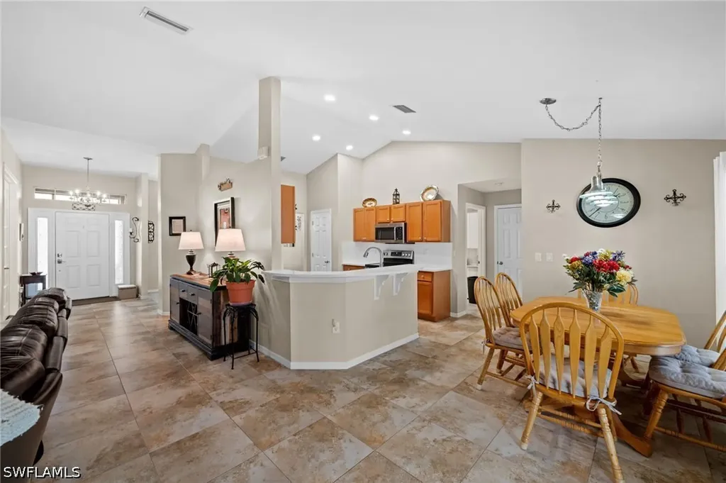 3917 Agualinda Boulevard Cape Coral FL 33914