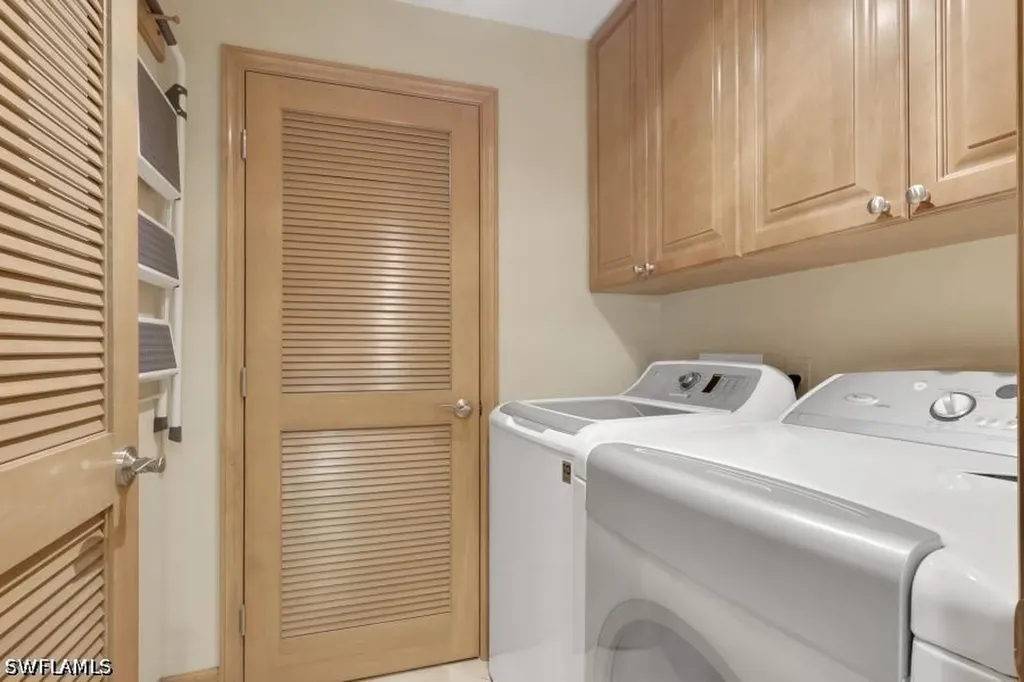 832 Tanbark Drive Naples FL 34108