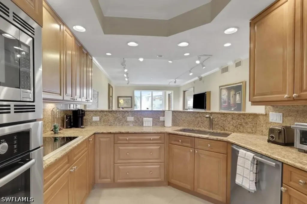 832 Tanbark Drive Naples FL 34108