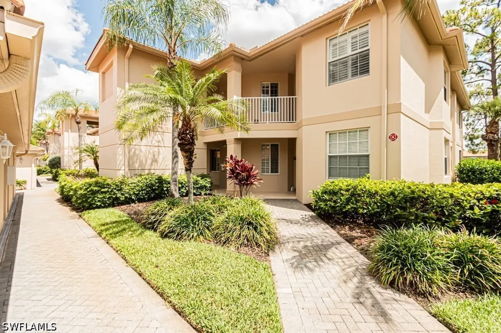 3977 Bishopwood Court E Naples FL 34114