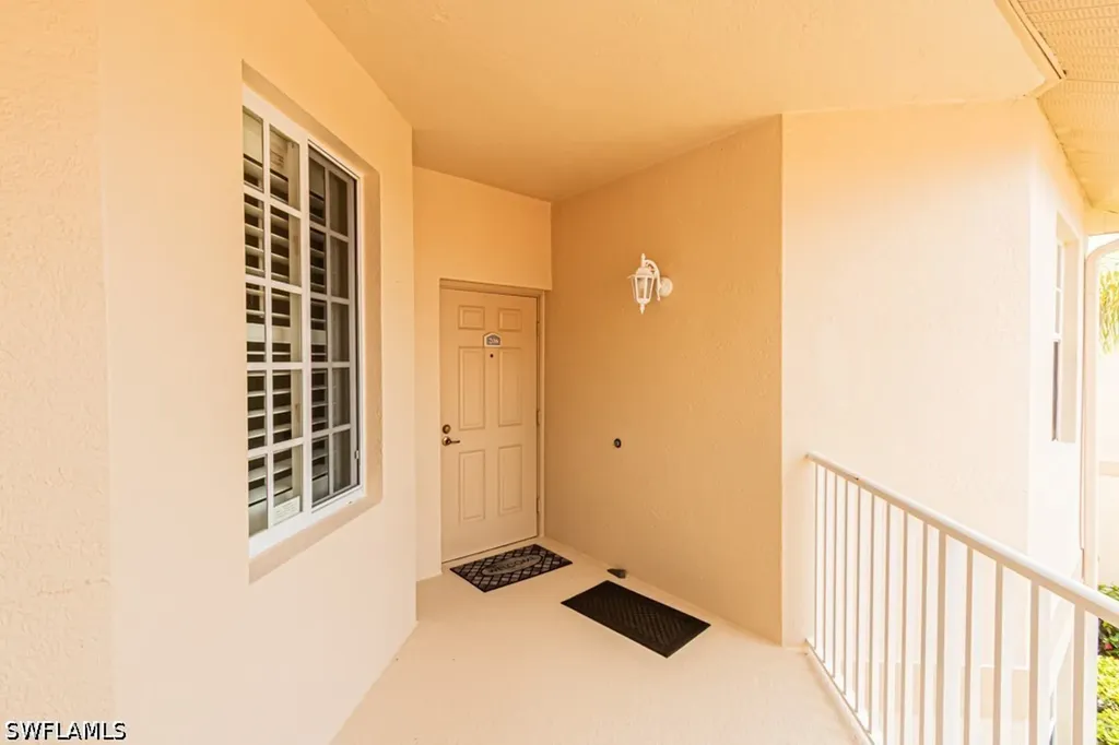 3977 Bishopwood Court E Naples FL 34114