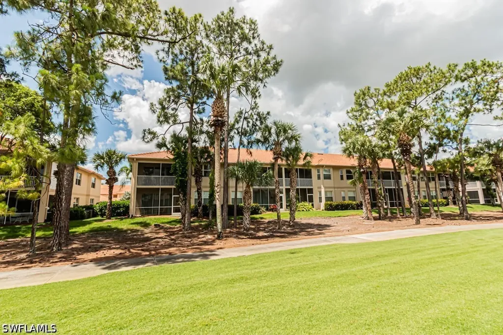 3977 Bishopwood Court E Naples FL 34114