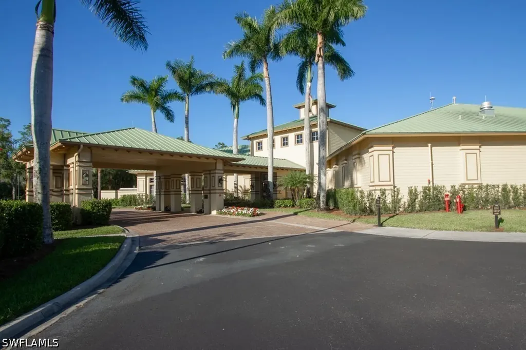 3977 Bishopwood Court E Naples FL 34114