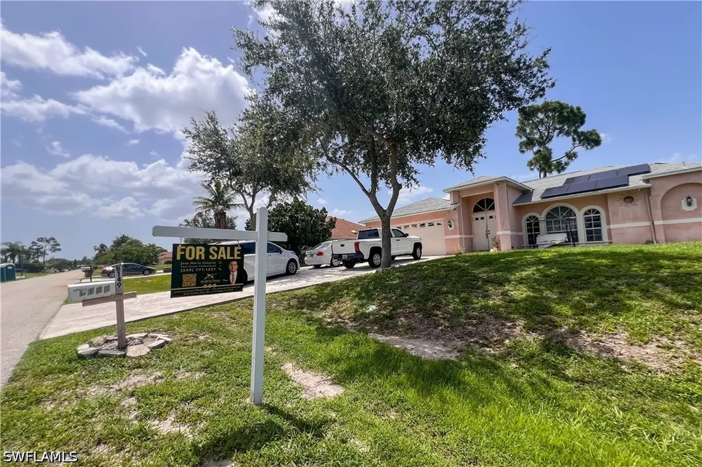 8149 Pennsylvania Boulevard Fort Myers FL 33967