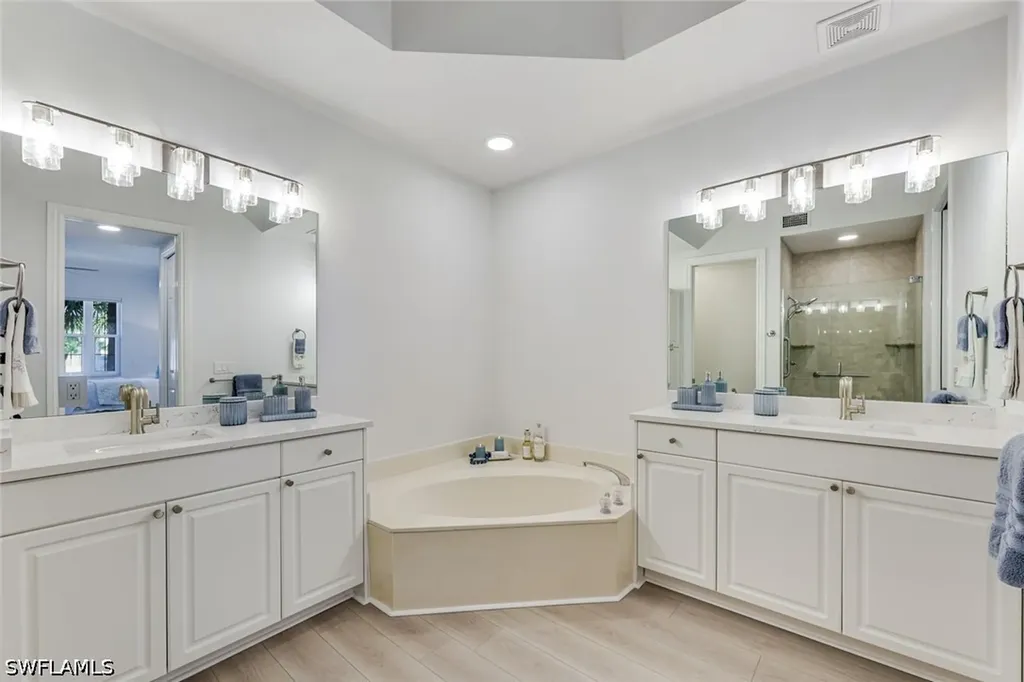 805 Bentwater Circle Naples FL 34108
