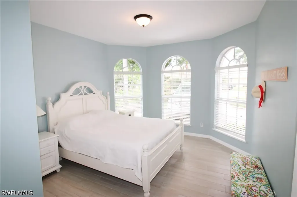 4388 Pomarine Court Naples FL 34119