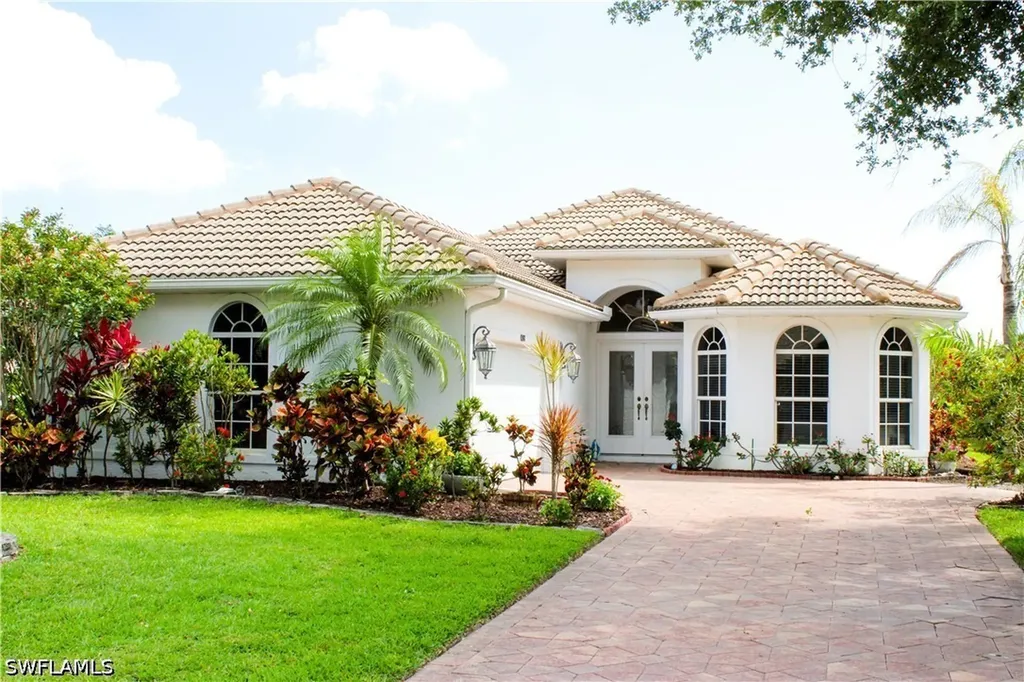 4388 Pomarine Court Naples FL 34119