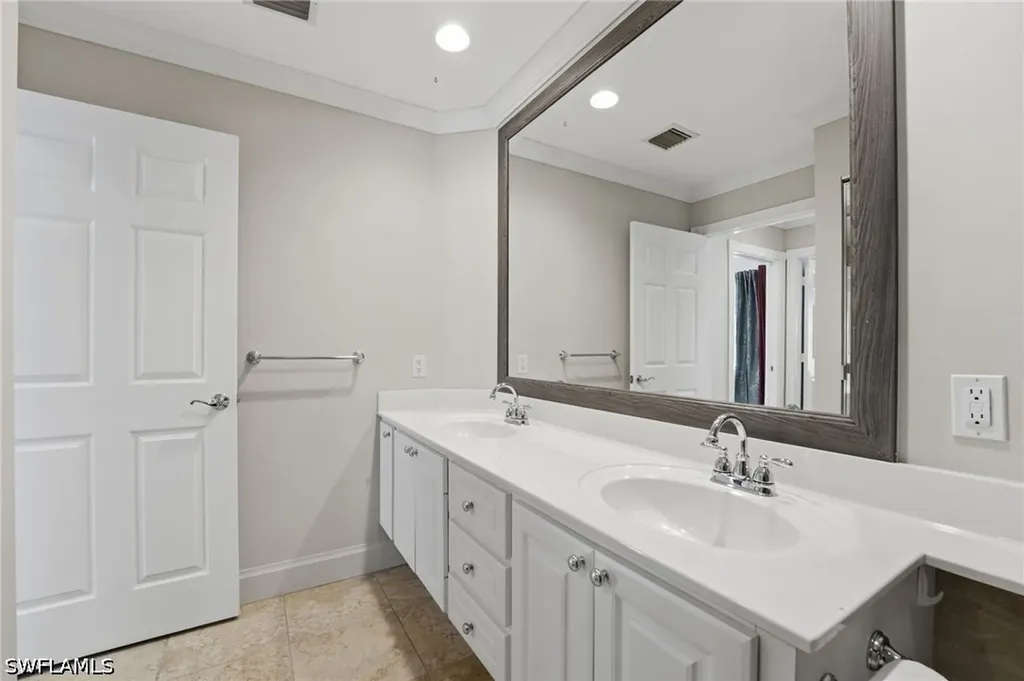 28207 Islet Trail Bonita Springs FL 34135
