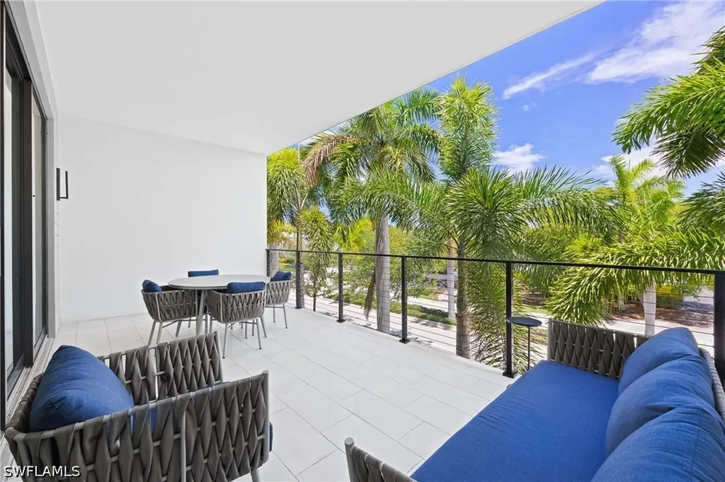 850 Central Avenue Naples FL 34102