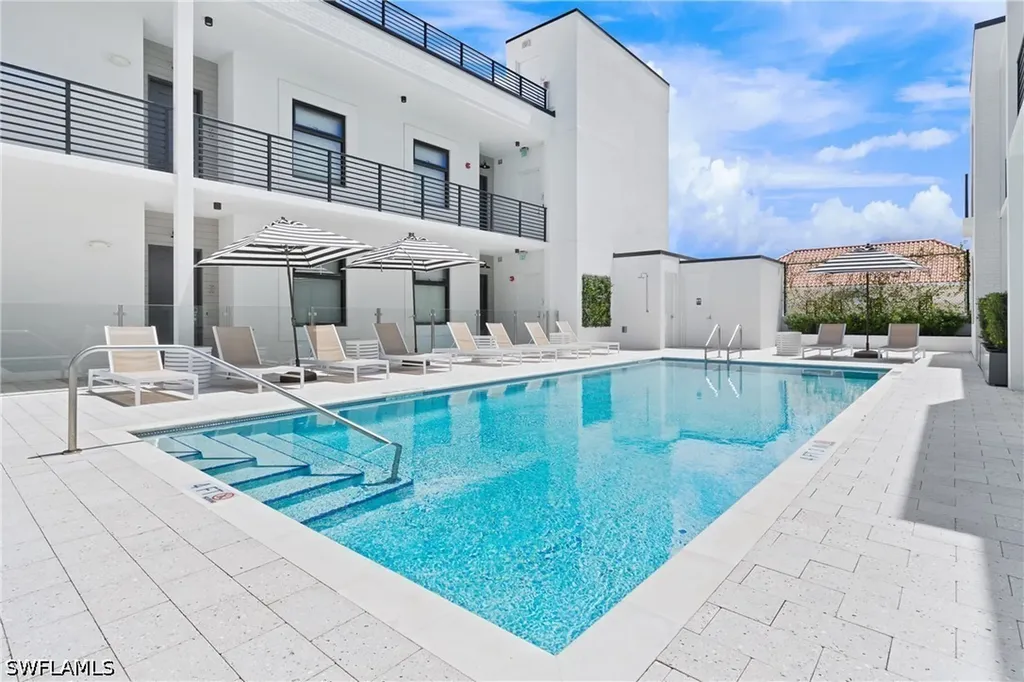 850 Central Avenue Naples FL 34102