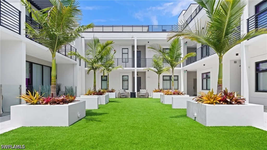 850 Central Avenue Naples FL 34102