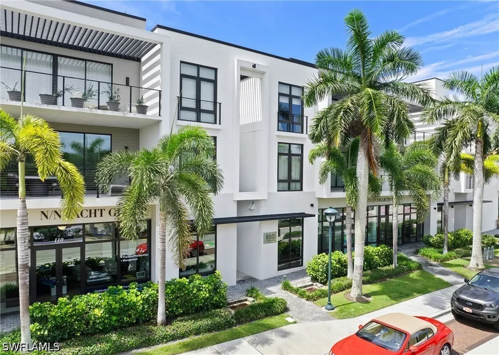 850 Central Avenue Naples FL 34102