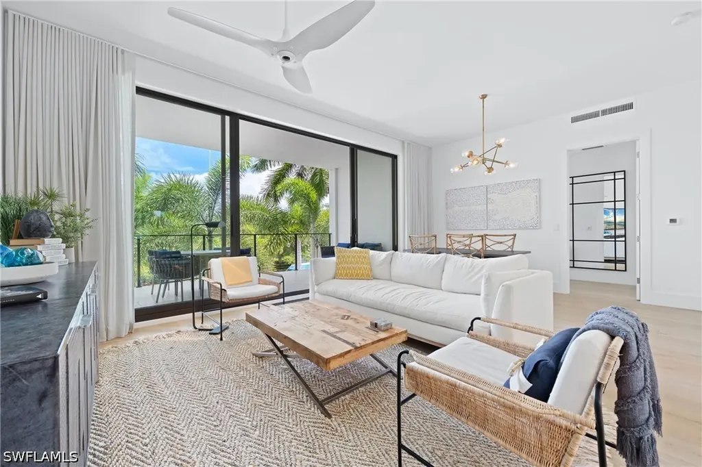 850 Central Avenue Naples FL 34102