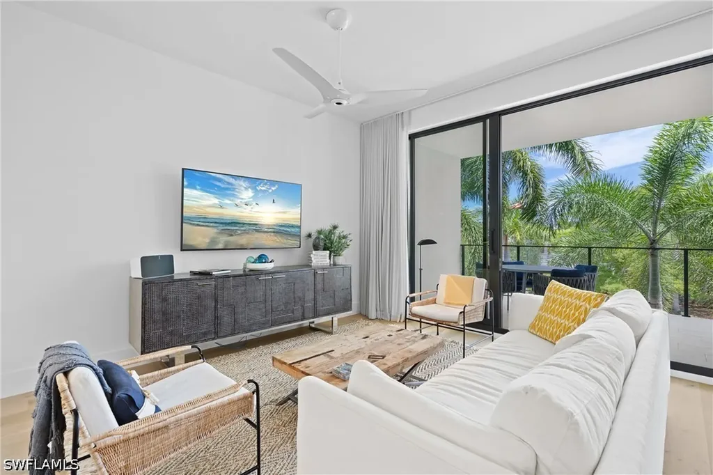 850 Central Avenue Naples FL 34102