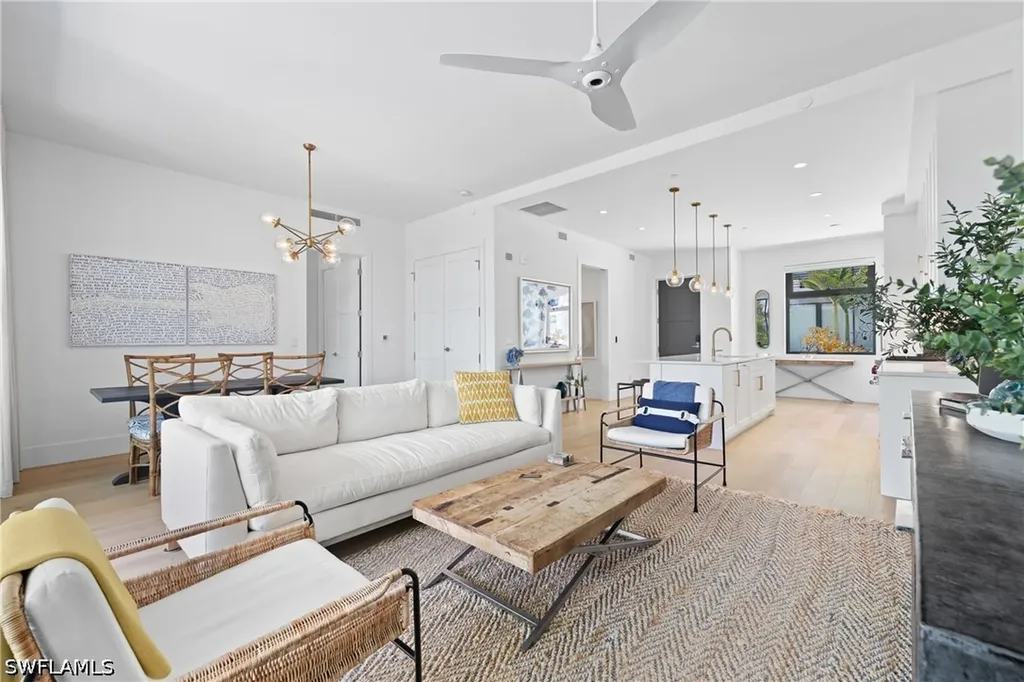 850 Central Avenue Naples FL 34102