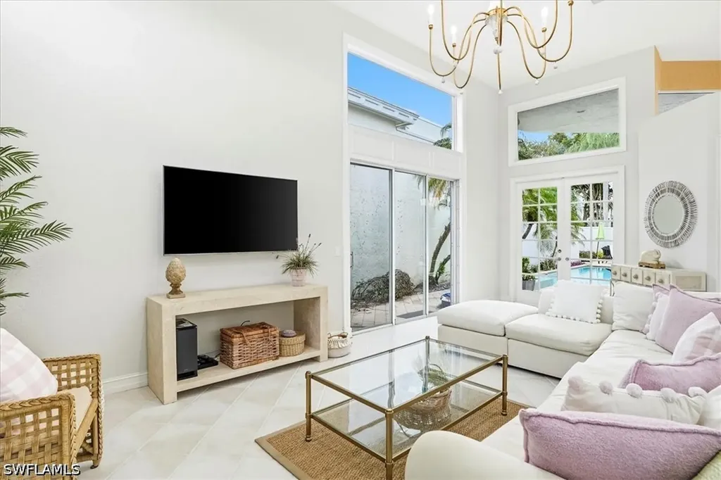 7897 Cocobay Drive Naples FL 34108