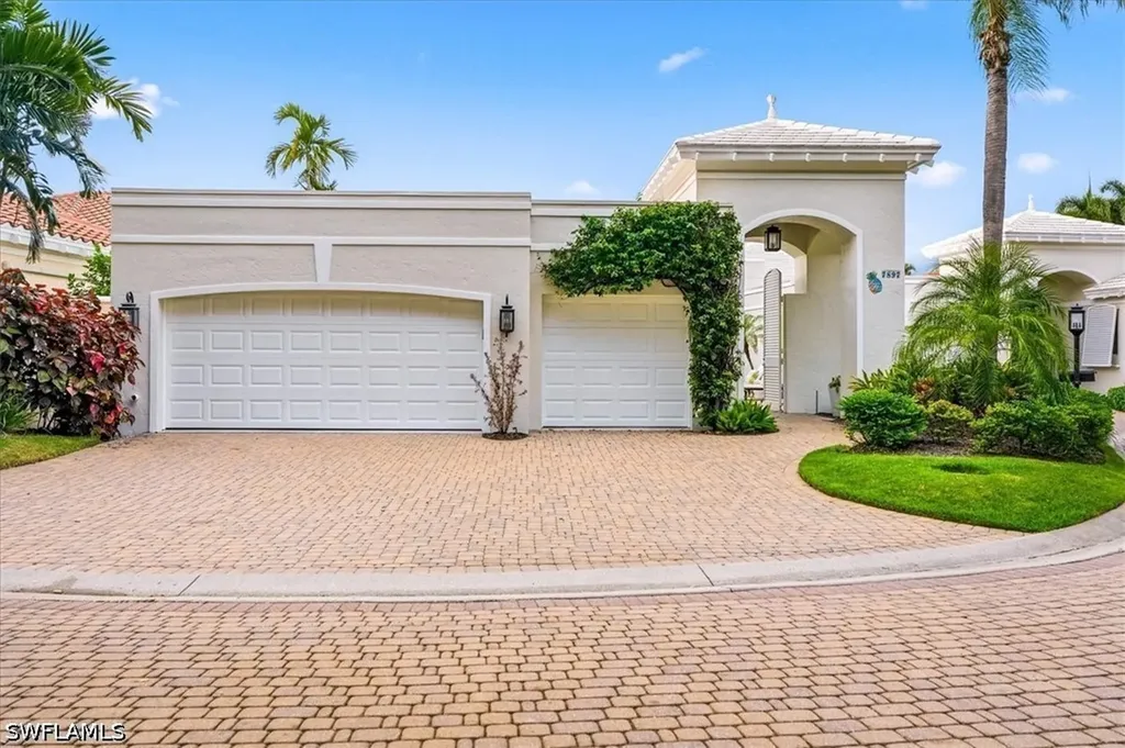 7897 Cocobay Drive Naples FL 34108