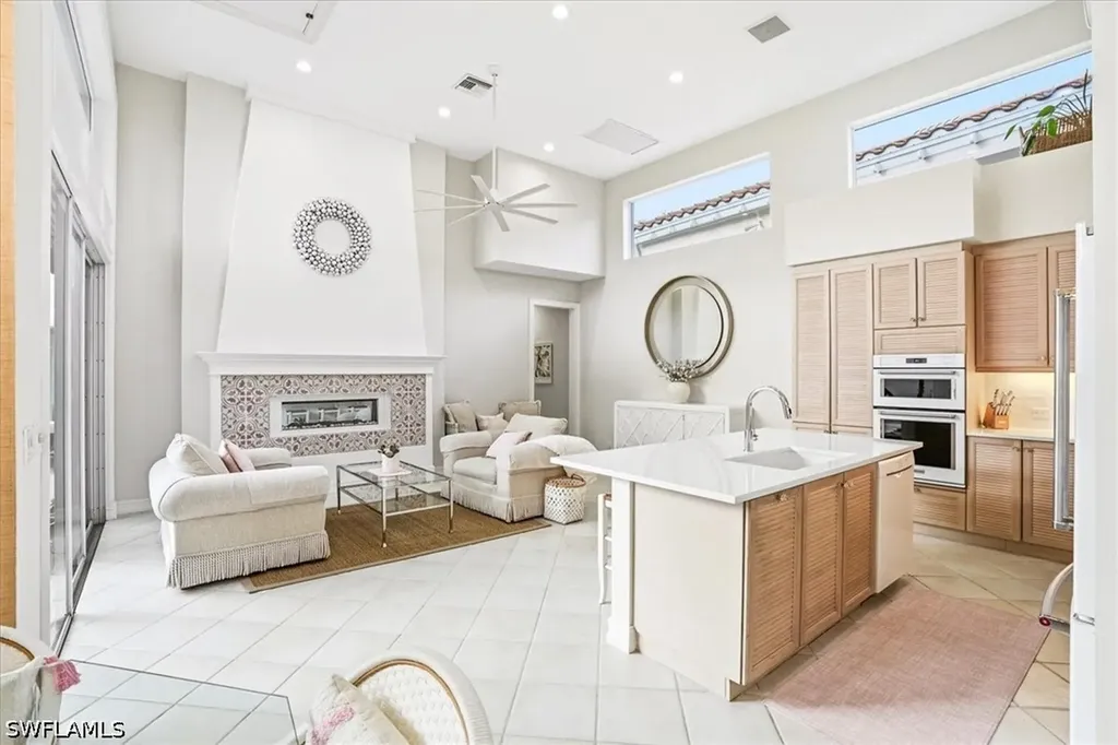 7897 Cocobay Drive Naples FL 34108