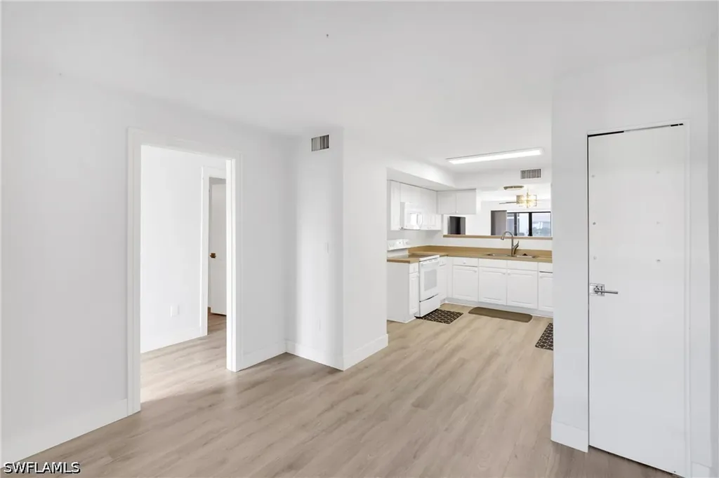 910 Vanderbilt Beach Road Naples FL 34108