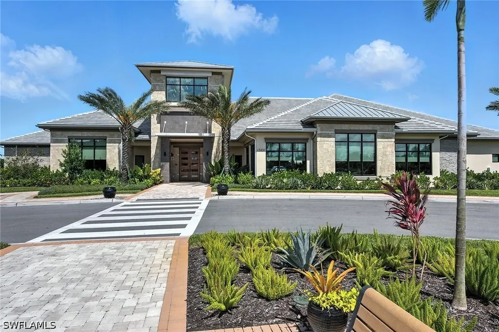 15743 Modena Street Naples FL 34114