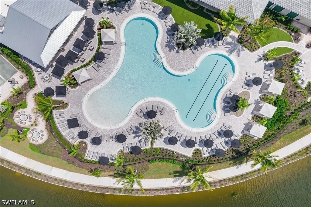 15743 Modena Street Naples FL 34114