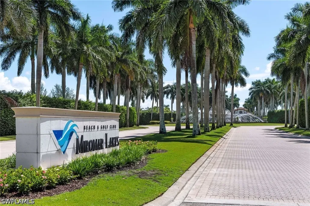 10821 Vivaldi Court Miromar Lakes FL 33913