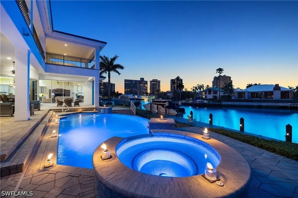 339 Devils Bight Naples FL 34103