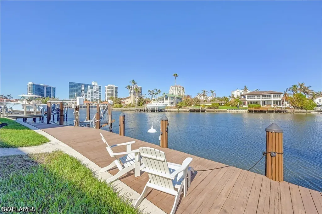 339 Devils Bight Naples FL 34103