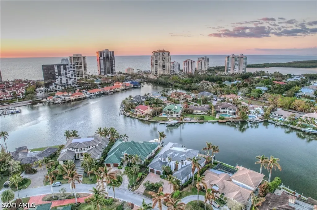 339 Devils Bight Naples FL 34103