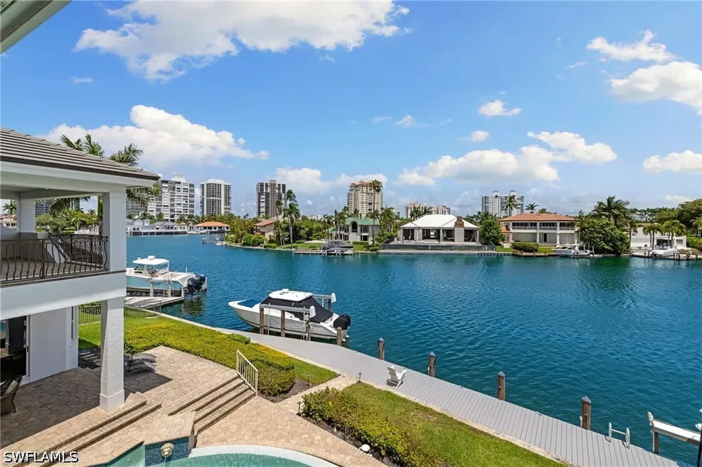 339 Devils Bight Naples FL 34103