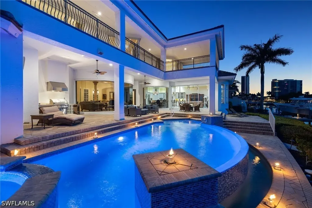 339 Devils Bight Naples FL 34103
