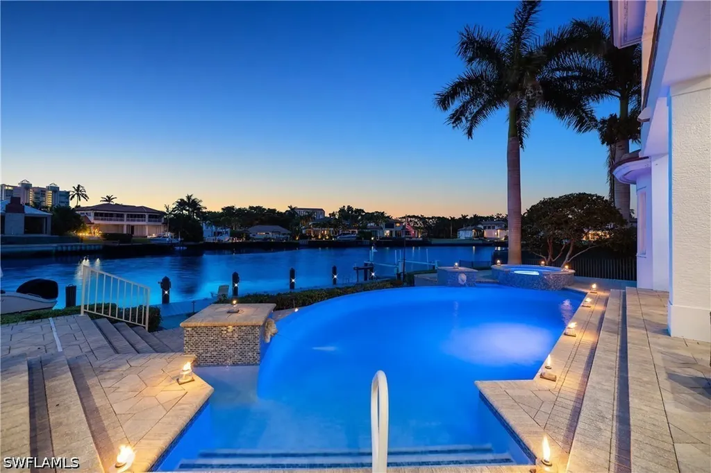 339 Devils Bight Naples FL 34103