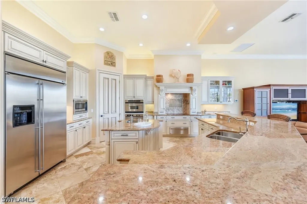339 Devils Bight Naples FL 34103